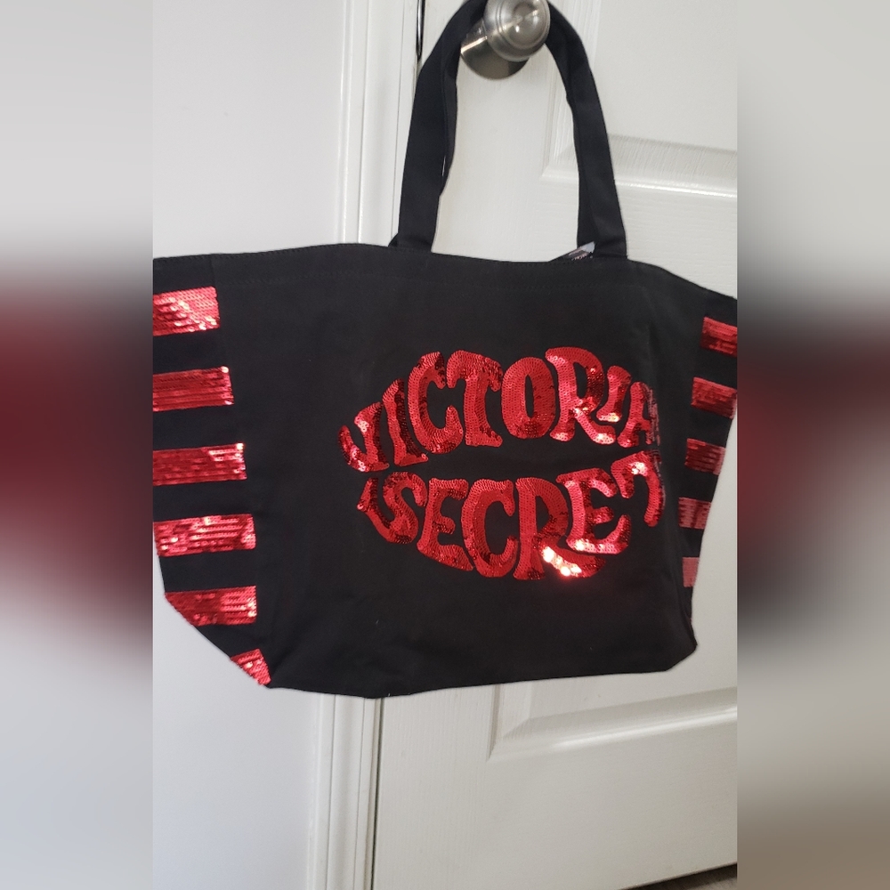 Victoria's Secret (NWT) Black Tote with Red Sequin Lips